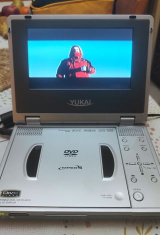 Reproductor DVD Portátil YUKAI Completo