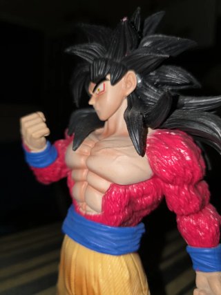 Figura Dragon Ball Z Goku SSJ4