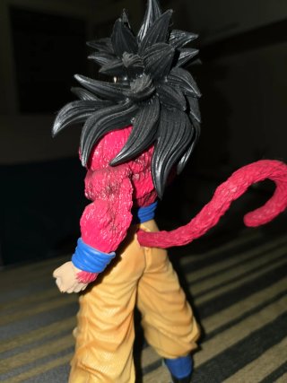 Figura Dragon Ball Z Goku SSJ4
