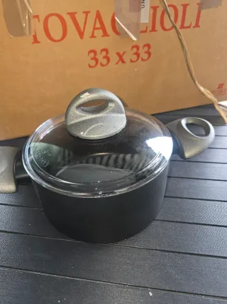 Pentola con coperchio in vetro