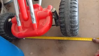 Coche de pedales infantil