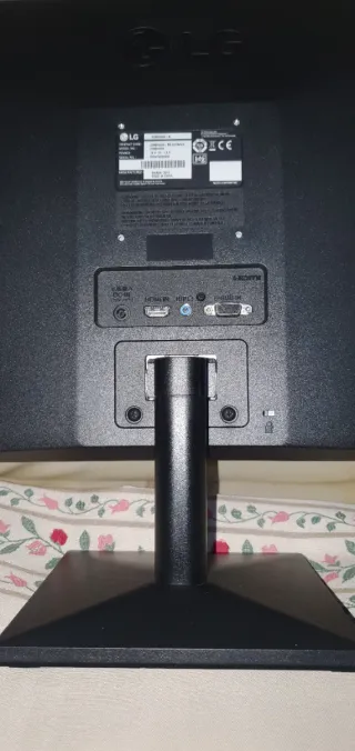 Monitor LG LED Negro