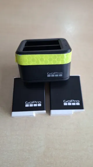 Cargador GoPro y 2 Baterías