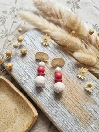 Pendientes dorados con cuentas