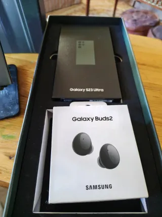 Samsung S23 Ultra 256GB + Galaxy Buds2 + Cargador