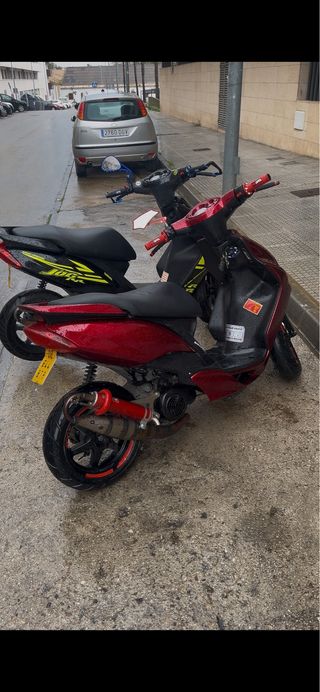 Yamaha Jog R Scooter Automática Roja