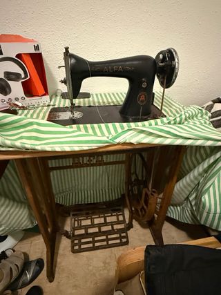 Máquina de coser antigua