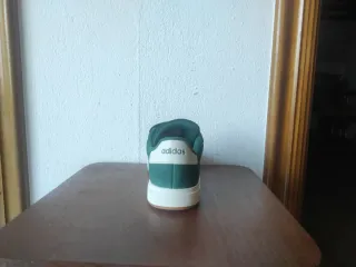 Zapatillas Adidas niño verdes a estrenar talla 33