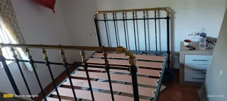 Cama Matrimonio Antigua Hierro y adornos en bronce