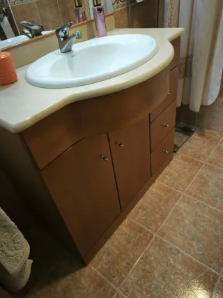 Mueble de baño madera y mármol
