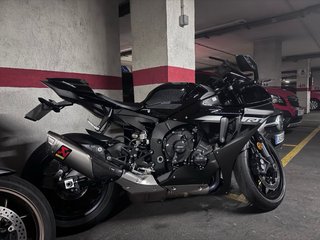 Yamaha YZF R1 Negra