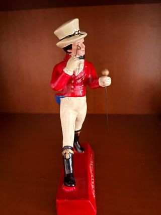 Statua 'Il camminatore' Johnnie Walker