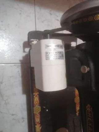 Máquina de coser Hexagon