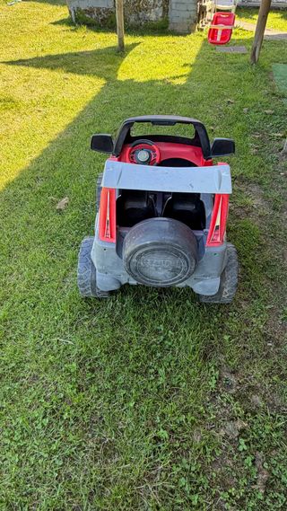 Coche eléctrico infantil