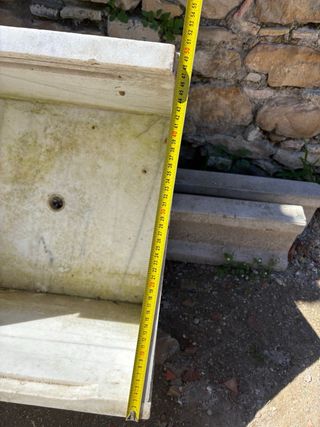 Pila de mármol antigua