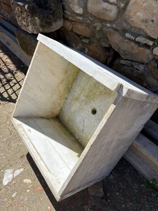 Pila de mármol antigua