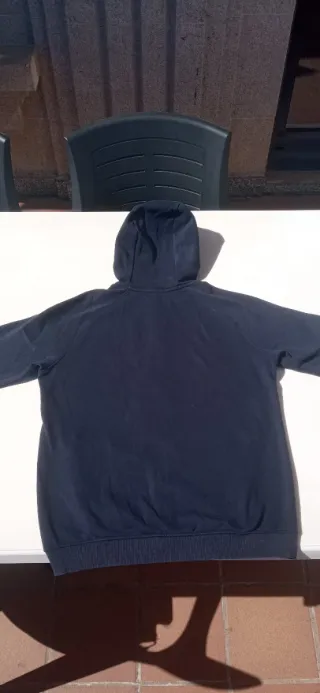 Sudadera azul marino con cremallera