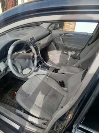 Mercedes-Benz Clase C 2005