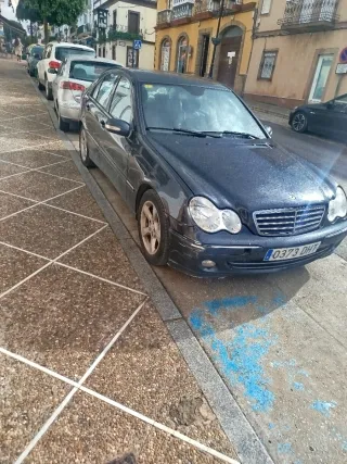 Mercedes-Benz Clase C 2005