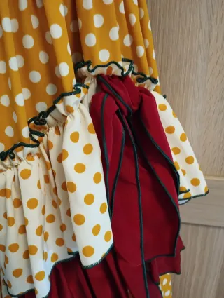 Traje Rociero , romería,Amarillo y Rojo