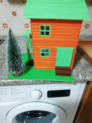 Casetta in legno decorata