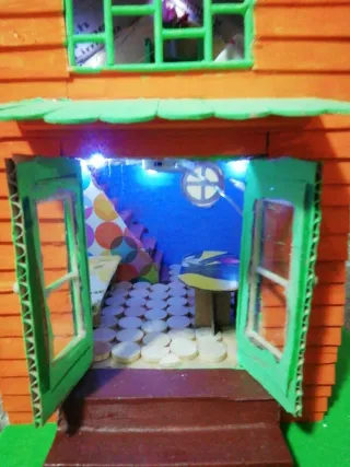 Casetta in legno decorata