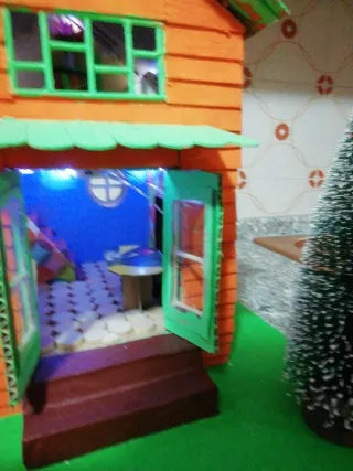 Casetta in legno decorata