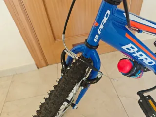 Bicicleta infantil B-Pro JR20 azul.