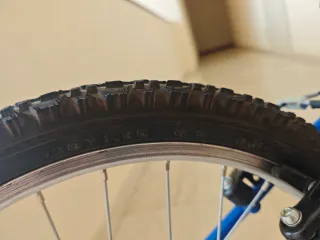 Bicicleta infantil B-Pro JR20 azul.