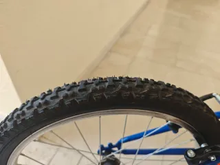 Bicicleta infantil B-Pro JR20 azul.