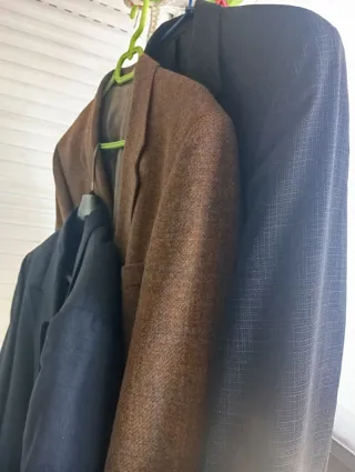 Lote 3 chaquetas y 2 pantalones