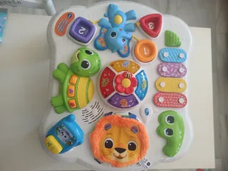 Mesita multiactividades para bebé VTech.