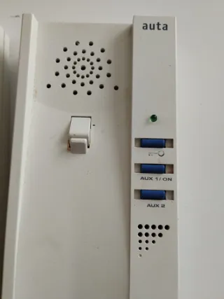 Teléfono portal Auta blanco