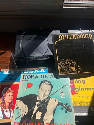 Tocadiscos Sony y Vinilos