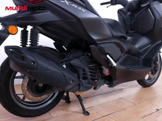 YAMAHA X-MAX 125