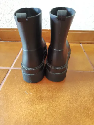 Botas de agua negras suela track