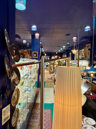 Lámpara de pie de Joana Bover, años 2000.