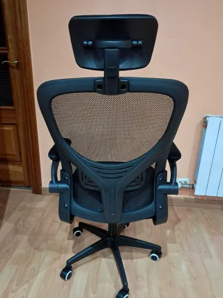 Silla de oficina ergonómica negra