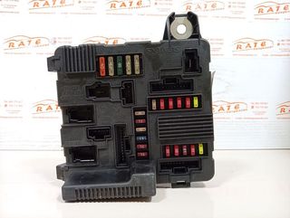 RENAULT SCENIC II Confort Authentique CAJA RELES / FUSIBLES
