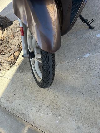 Peugeot Tweet 125 Marrón