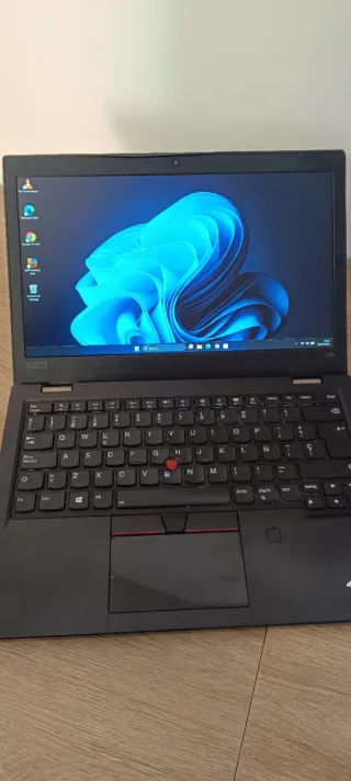 Portátil Lenovo Core i5 8th gen 8GB RAM 256GB SSD