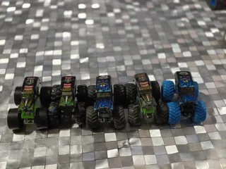 Lote Monster Trucks y Monster Jam