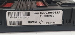 RENAULT SCENIC II Authentique CAJA RELES / FUSIBLES