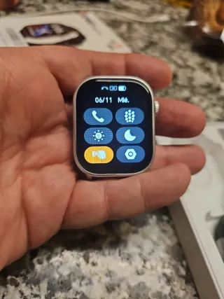 Smartwatch Gris y Plata