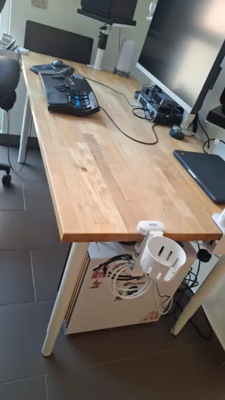 Mesa de escritorio madera y metal