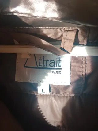 Abrigo acolchado con capucha y pelo