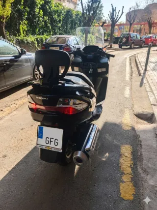 Suzuki Burgman 400 Negra