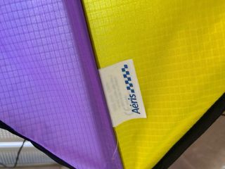 Cometa Aeris Morada y Amarilla