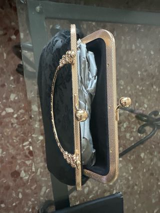 Bolso de mano vintage negro y dorado
