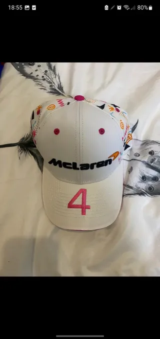 Gorra McLaren multicolor y blanca